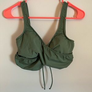 VENUS Bathing suit Top Sz Lg.